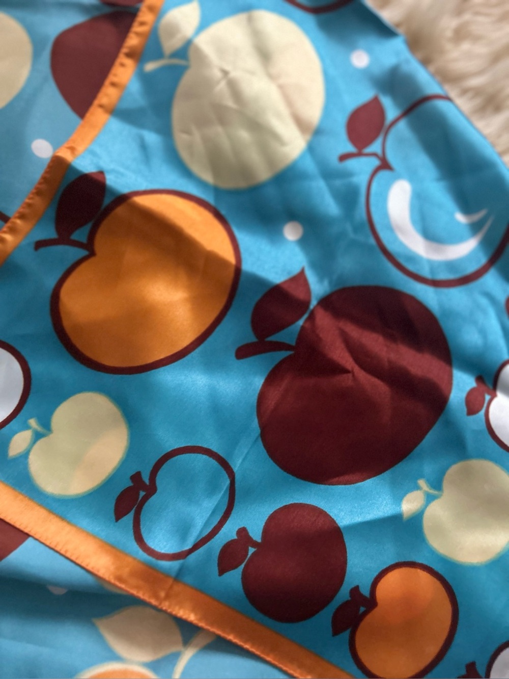 Vintage Satin scarf - Picture 10 of 15